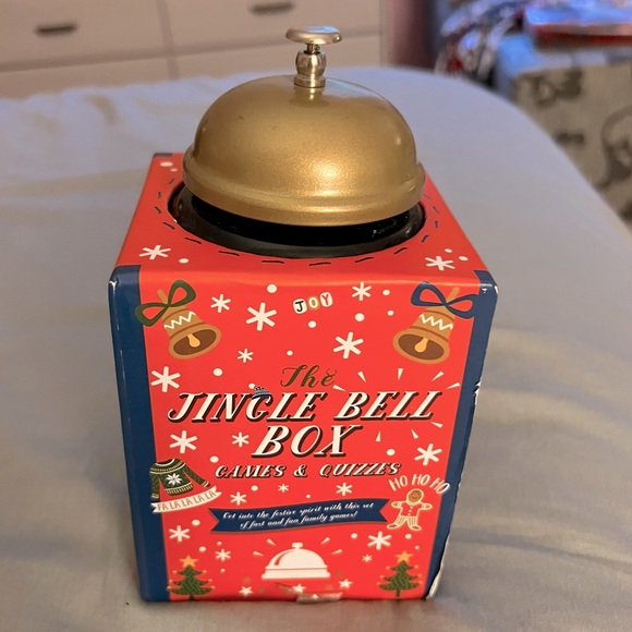 The Jingle Bell Box-Games & Quizzes-Fun Holiday Family Games-New In Sealed Box - Picture 1 of 6